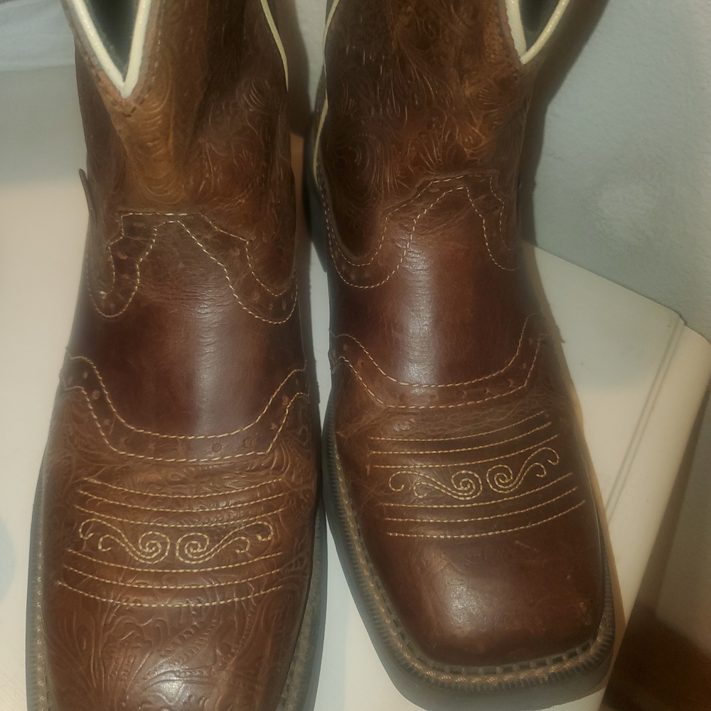 Justin Boots Brown Ankle Booties with Square Toe - Picture 4 of 6